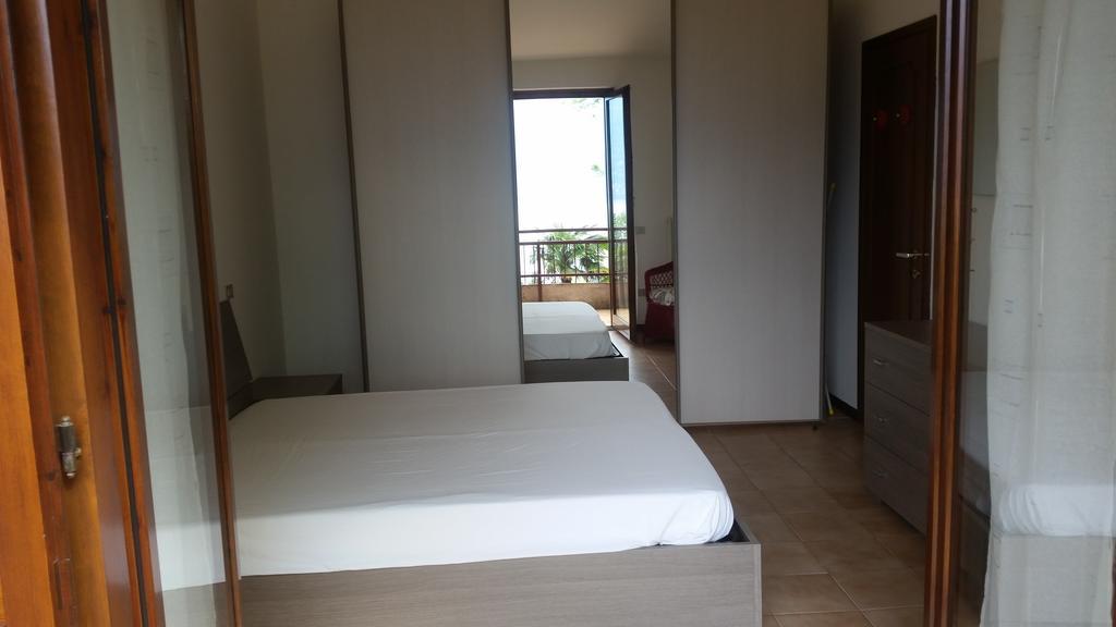 Appartamento Dellea Luino Exterior photo